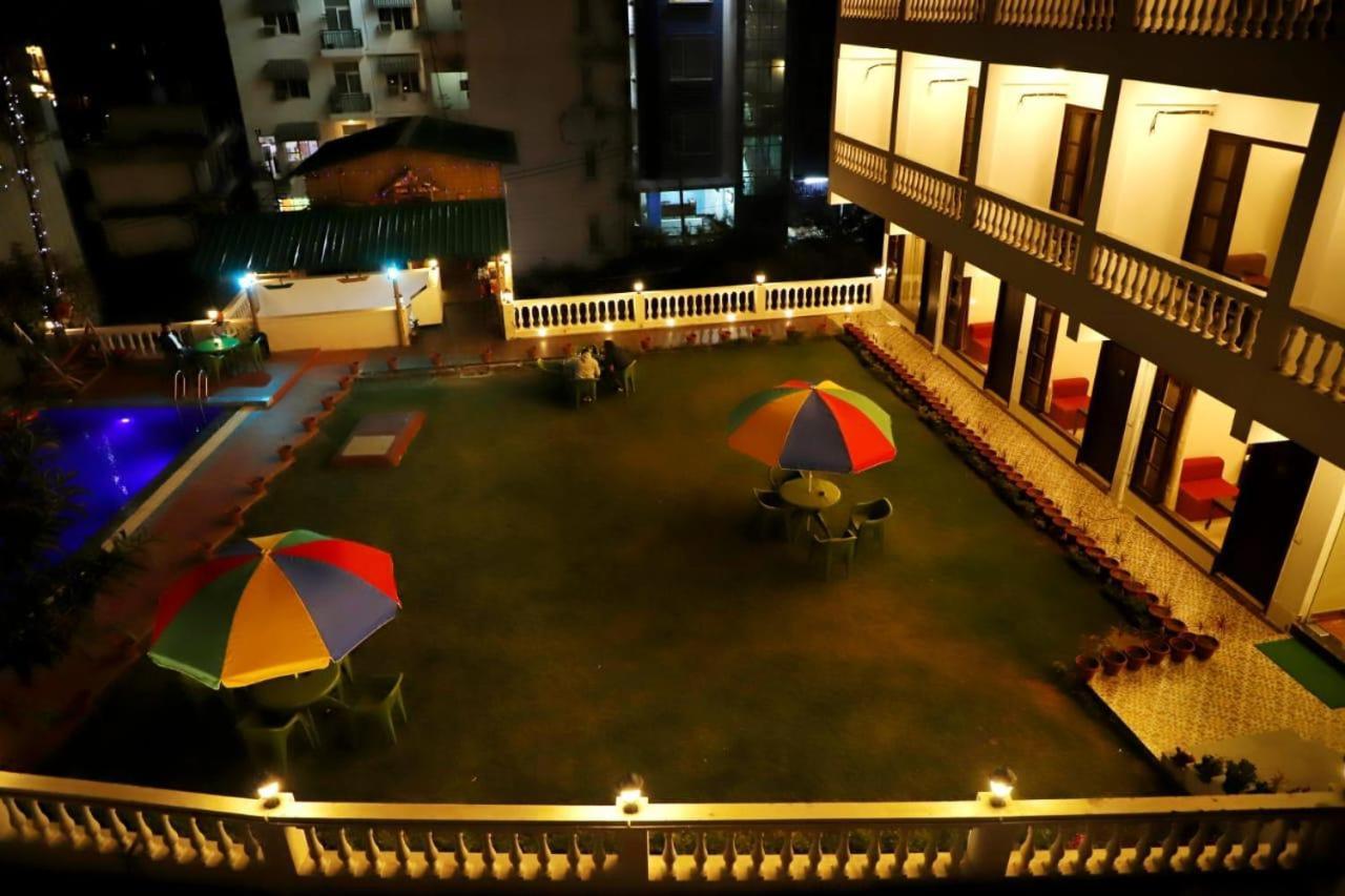 ホテルRishikesh Grand エクステリア 写真
