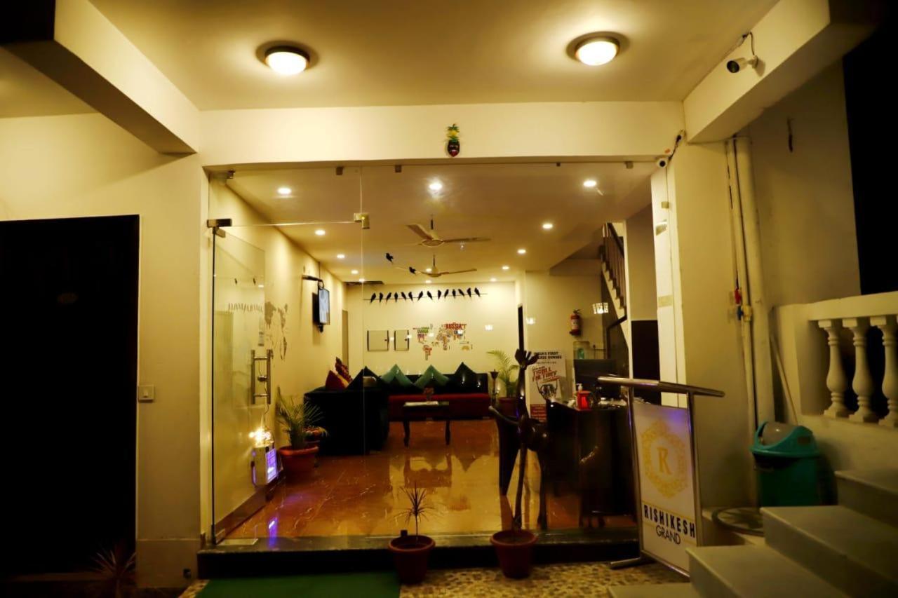 ホテルRishikesh Grand エクステリア 写真