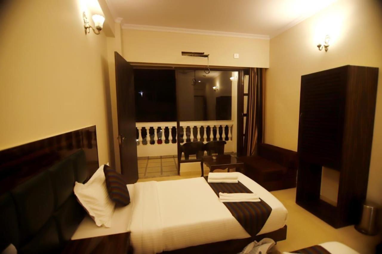 ホテルRishikesh Grand エクステリア 写真