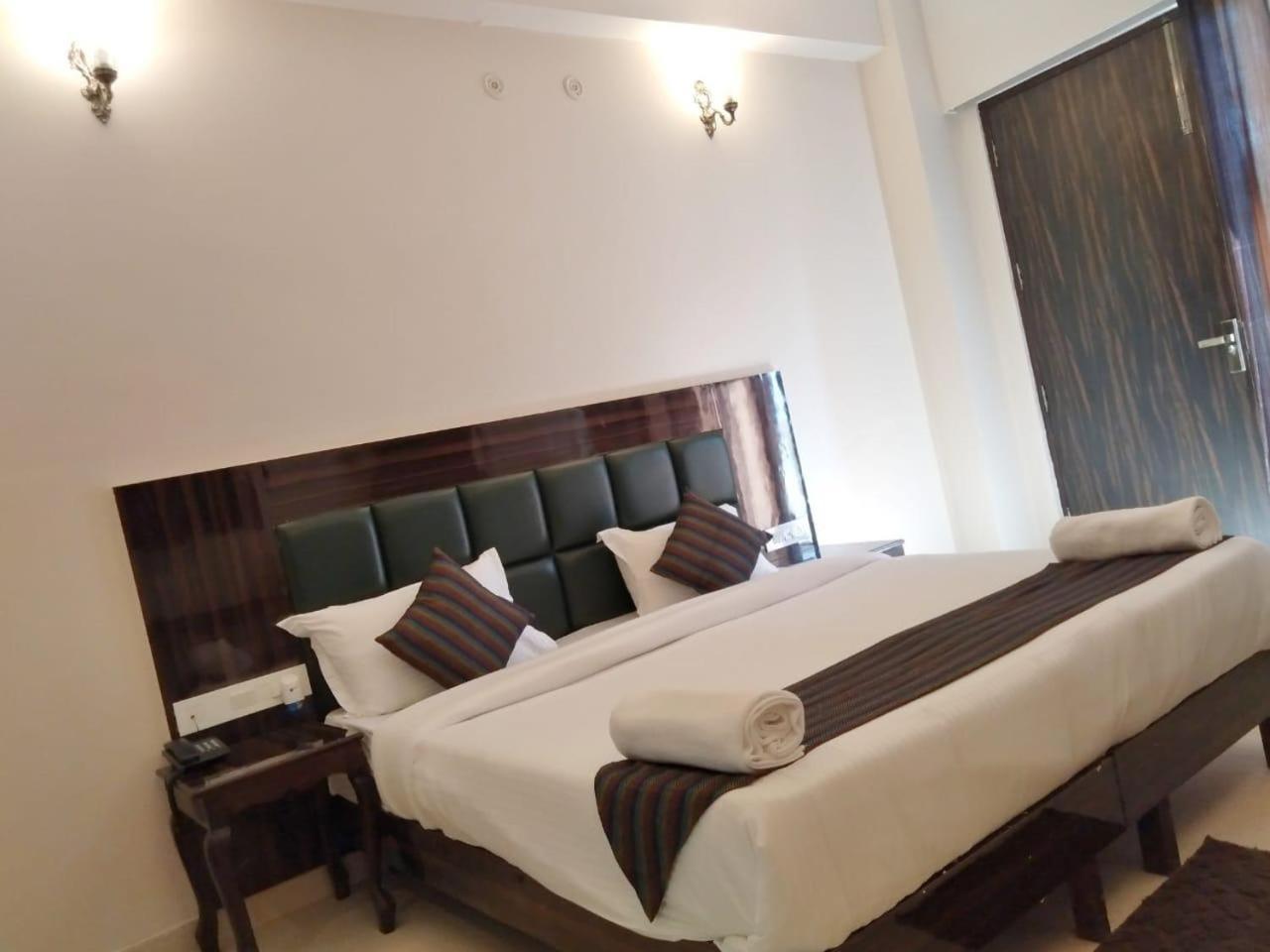 ホテルRishikesh Grand エクステリア 写真
