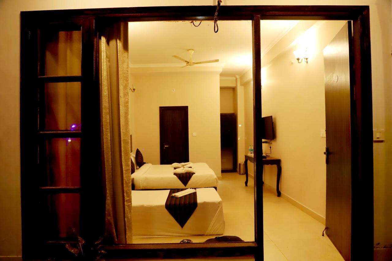 ホテルRishikesh Grand エクステリア 写真