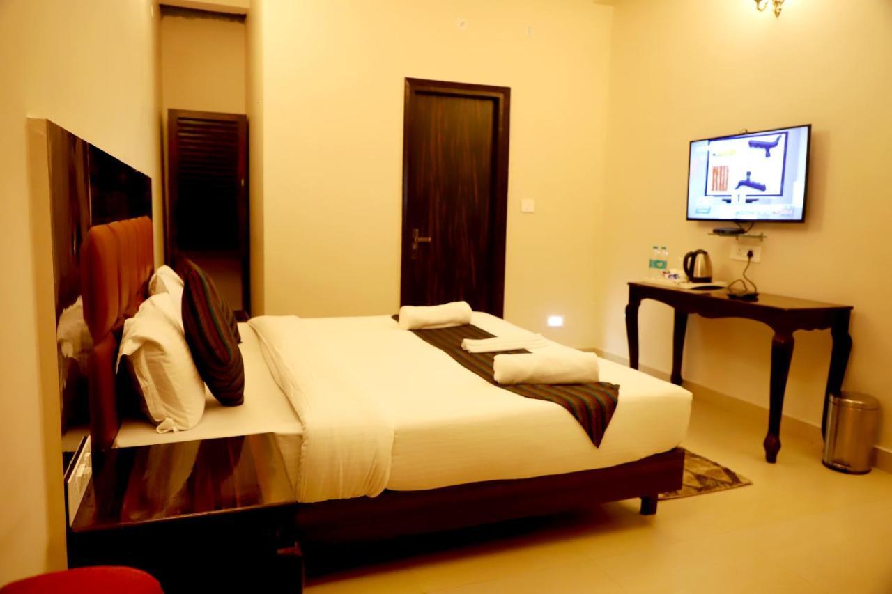 ホテルRishikesh Grand エクステリア 写真
